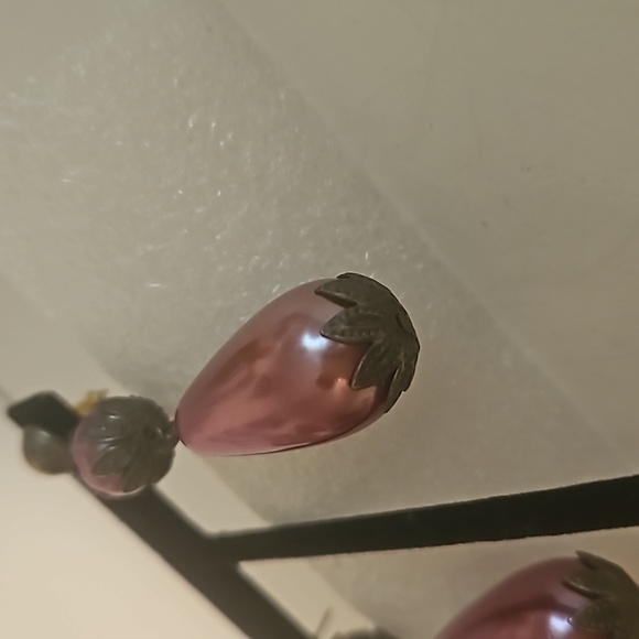 Victorian Style Pink Faux Pearl & Silvertone Pierced Earrings - Picture 6 of 8